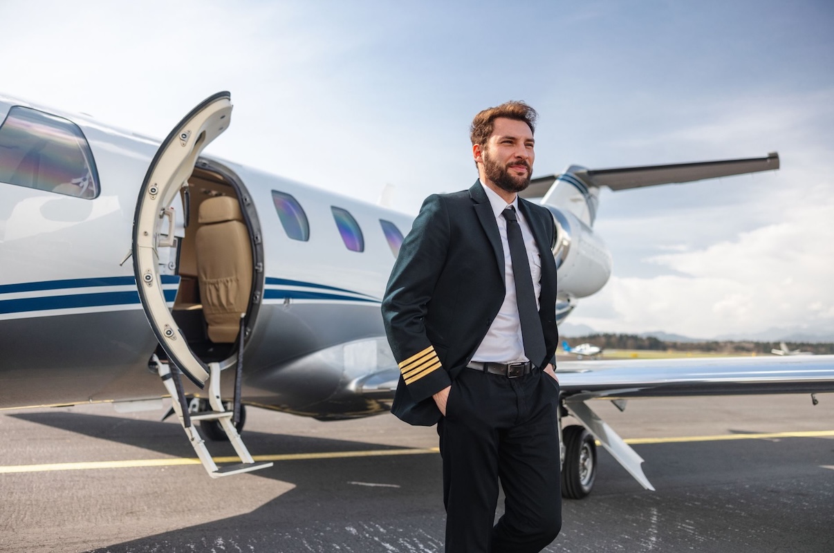 What to Expect on Your First Private Jet Charter Experience hero image